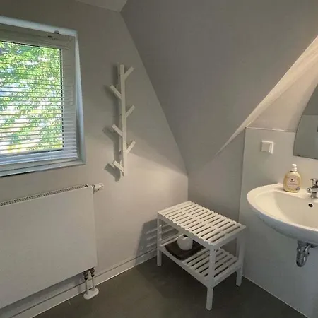 In With Barbecue بيت للعطل Buschvitz